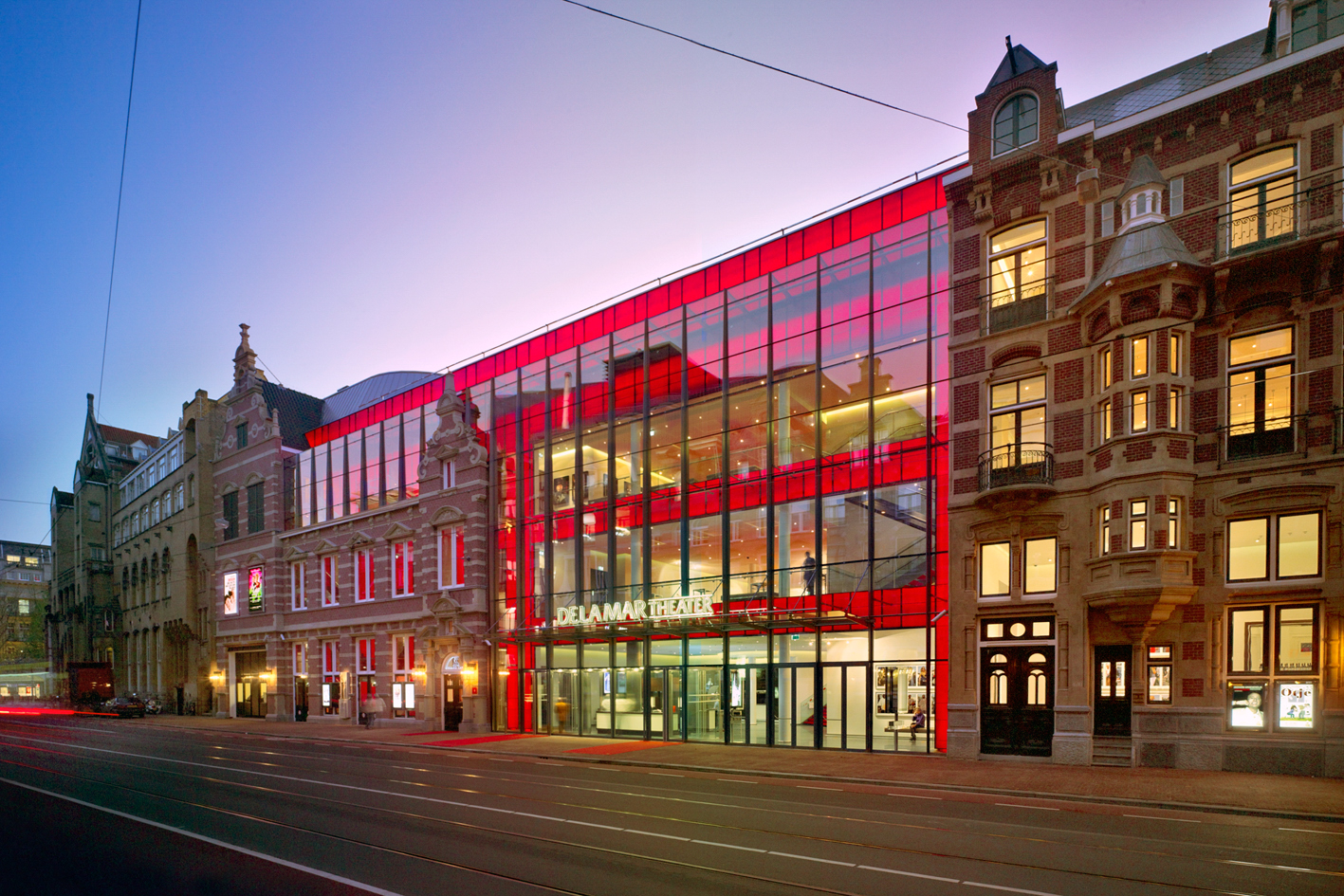 Het DeLaMar Theater is een begrip in heel Nederland. Een theater dat warmte, stijl en glamour uitstraalt.